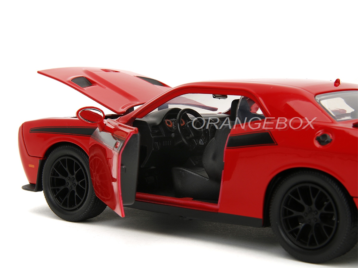 Dodge Challenger 2015 The Walking Dead + Figura Glenn Rhee 1:24