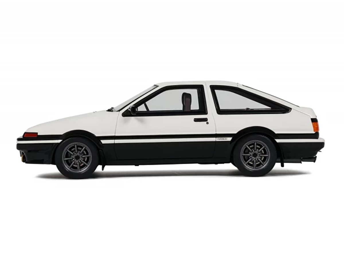 Toyota Sprinter Trueno AE86 1985 1:18 OttOmobile Branco - 19 anos