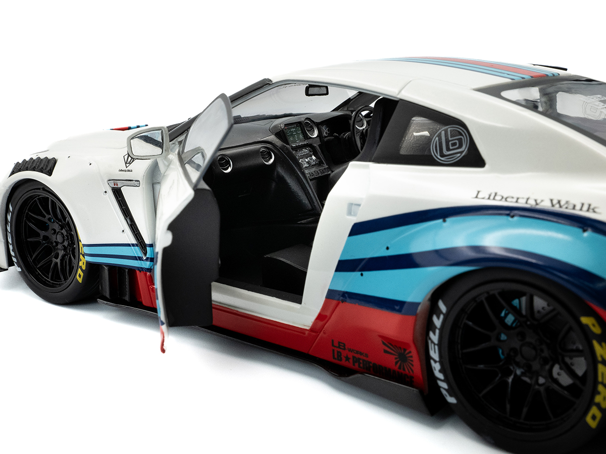 Nissan GT-R (R35) Liberty Walk Body Kit 2.0 M 2024 1:18 Solido