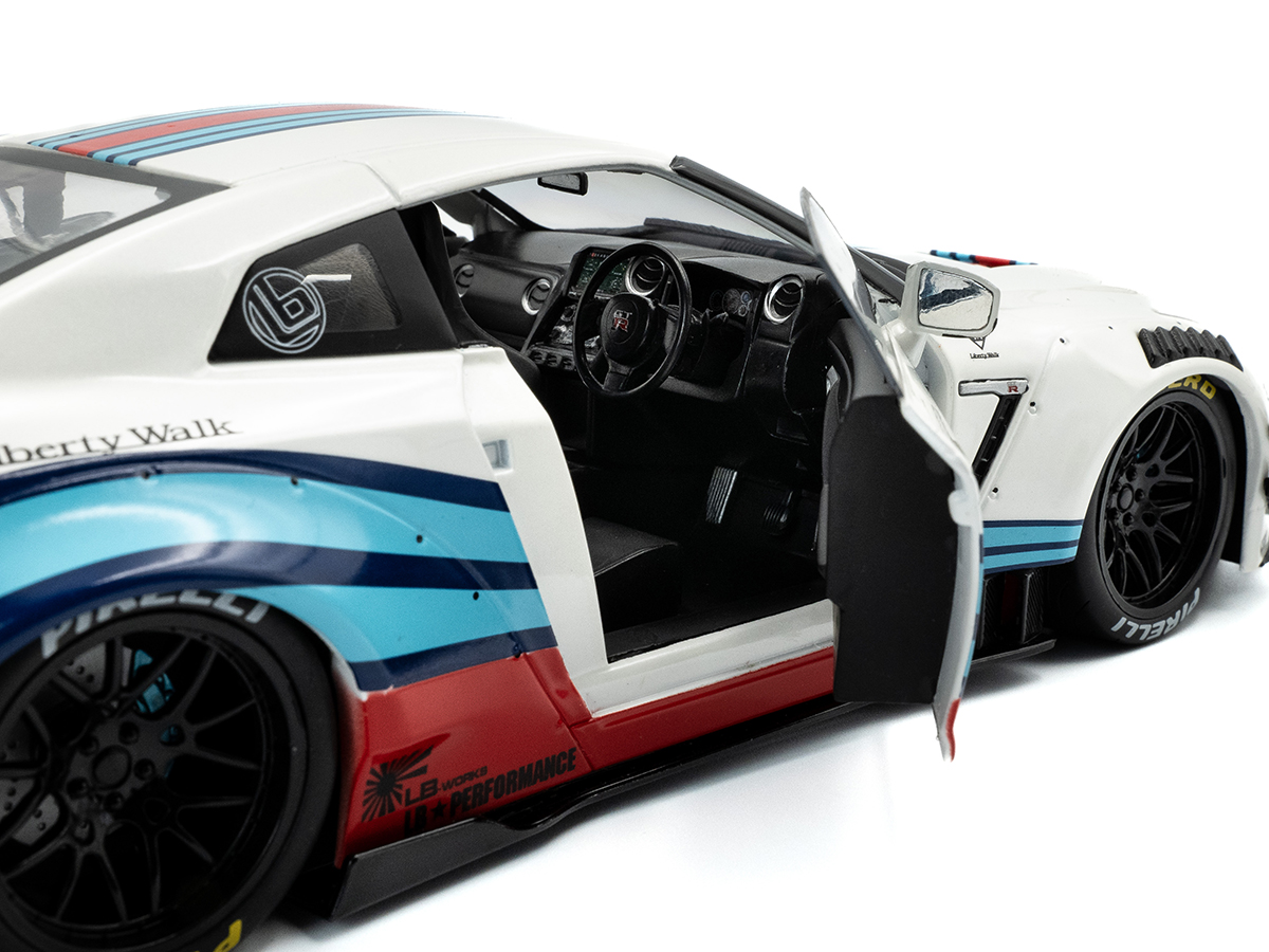 Nissan GT-R (R35) Liberty Walk Body Kit 2.0 M 2024 1:18 Solido