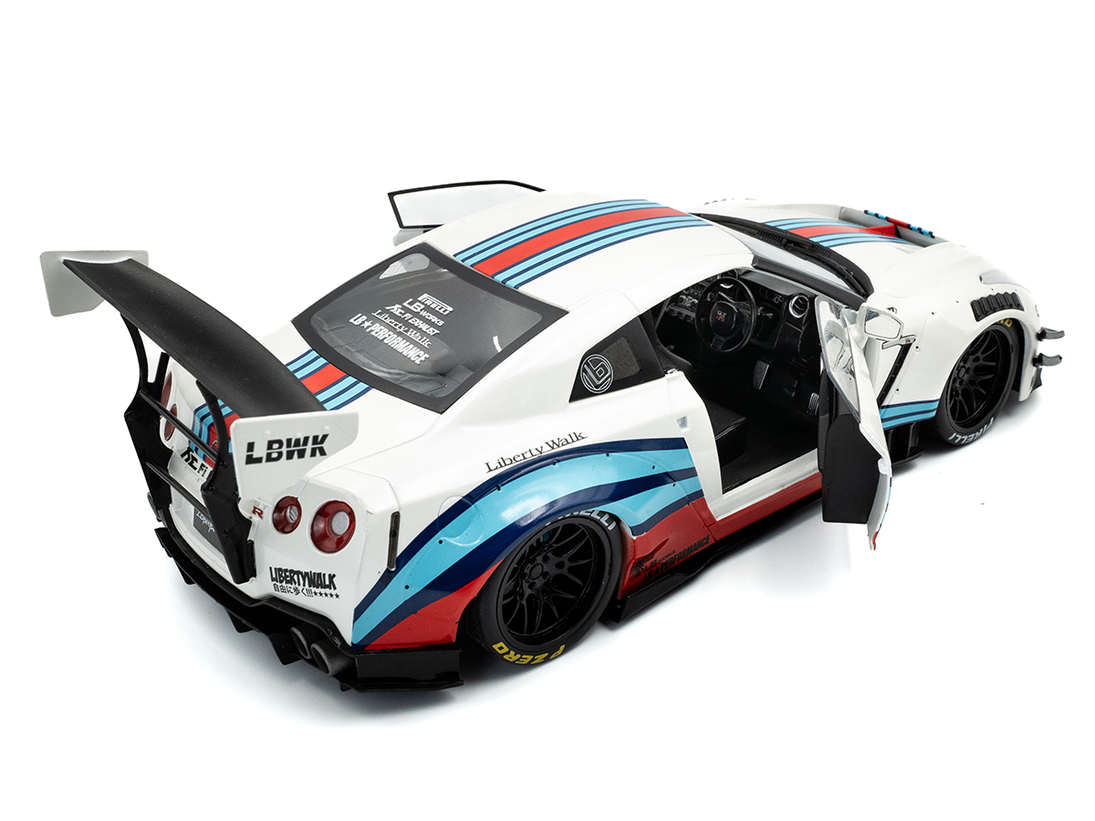 Nissan GT-R (R35) Liberty Walk Body Kit 2.0 M 2024 1:18 Solido