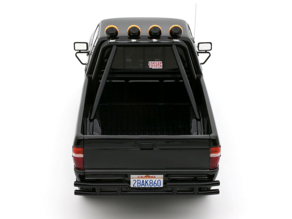 Toyota Hilux SR5 Glossy Black 202 1985 1:18 OttOmobile - 20 anos