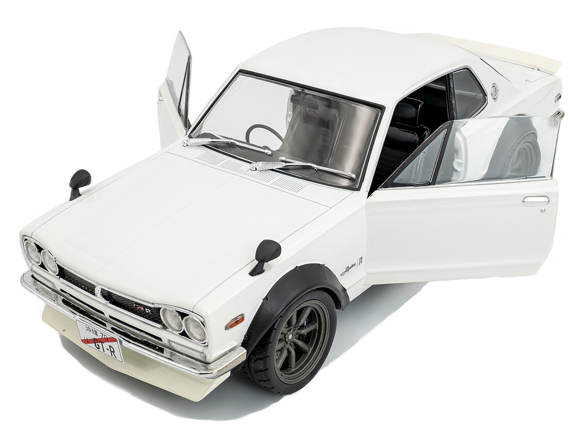 Nissan Skyline (C10) Hakosuka Solido Works 1970 1:18 Solido Branco