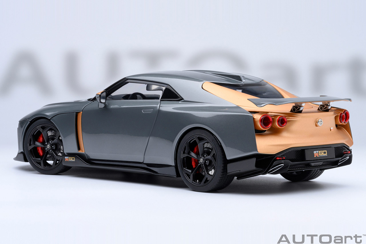 Nissan GT-R50 by ITALDESIGN 1:18 Autoart Cinza - 20 anos! Loja on