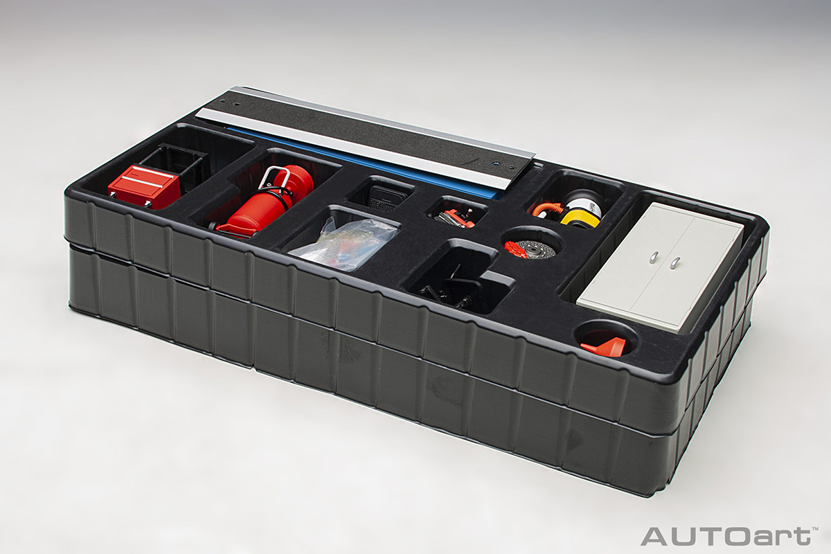 Kit Set Garage Autoart 1:18 (Versão 2) - 20 anos! Loja on-line de