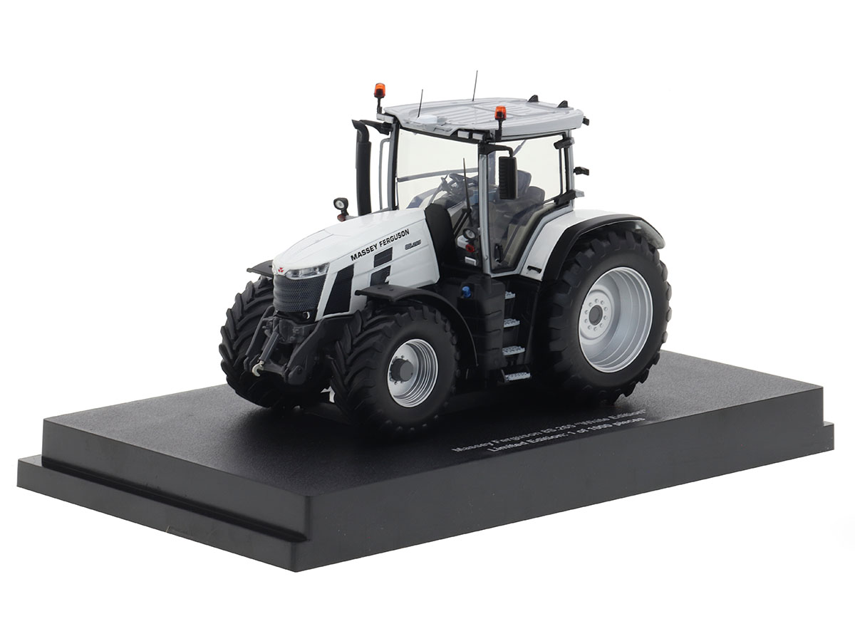 Trator Massey Ferguson 8S.265 1:32 Universal Hobbies - 19 anos
