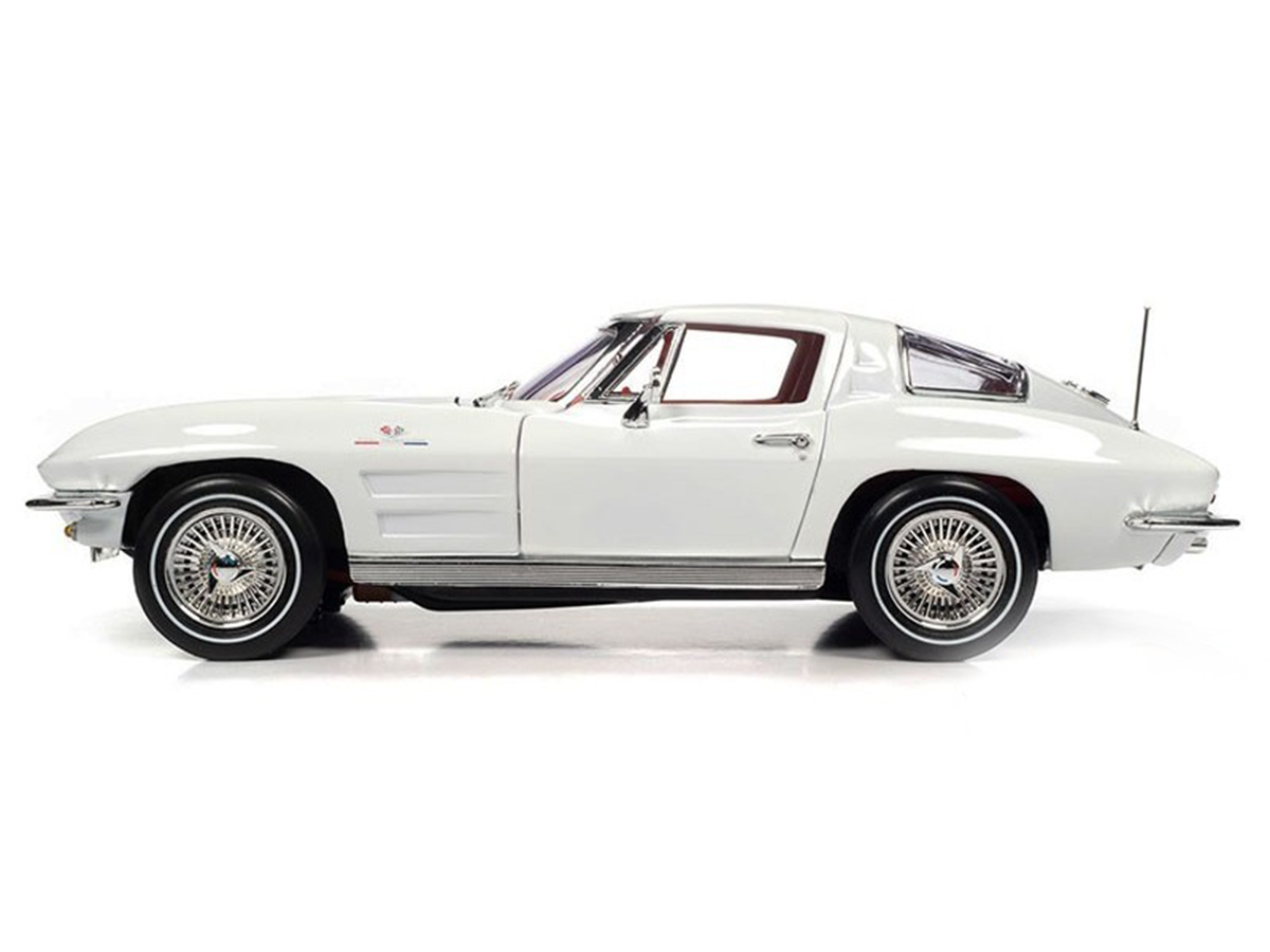 1:18 Norev Chevrolet Corvette Sting Ray Coupé 1963 Bleu Métallique Clair