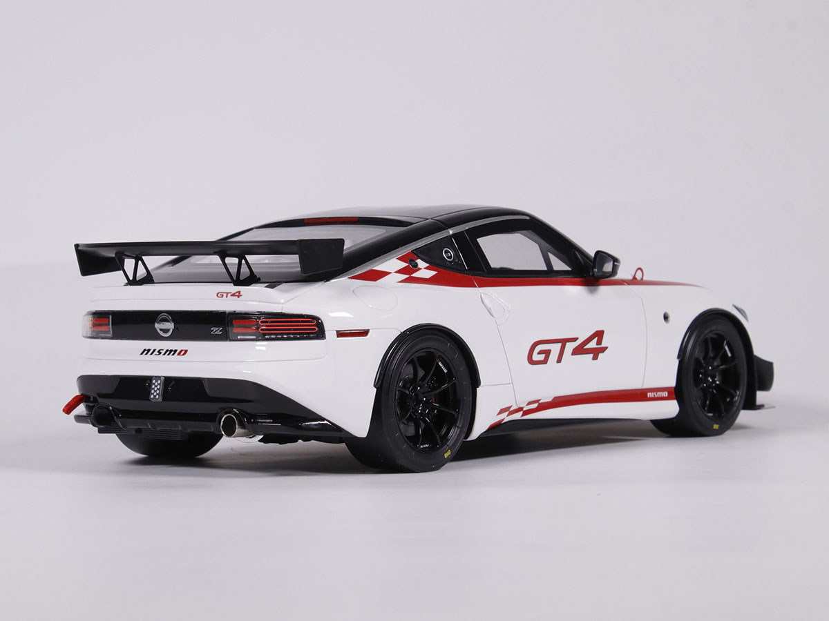 Nissan Z GT4 2022 1:18 OttOmobile Branco - 20 anos! Loja on-line