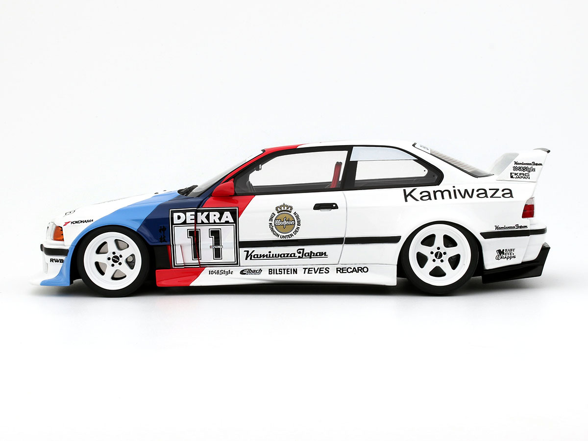 BMW E36 Khyzyl Saleem 2024 1:18 OttOmobile Branco - 20 anos! Loja
