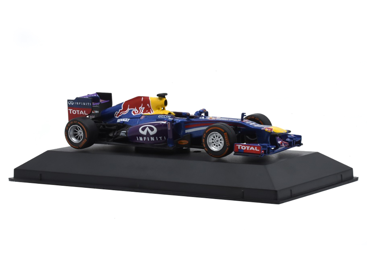 Fórmula 1 Red Bull RB9 2013 Sebastian Vettel 1:43 Luppa - 19 anos