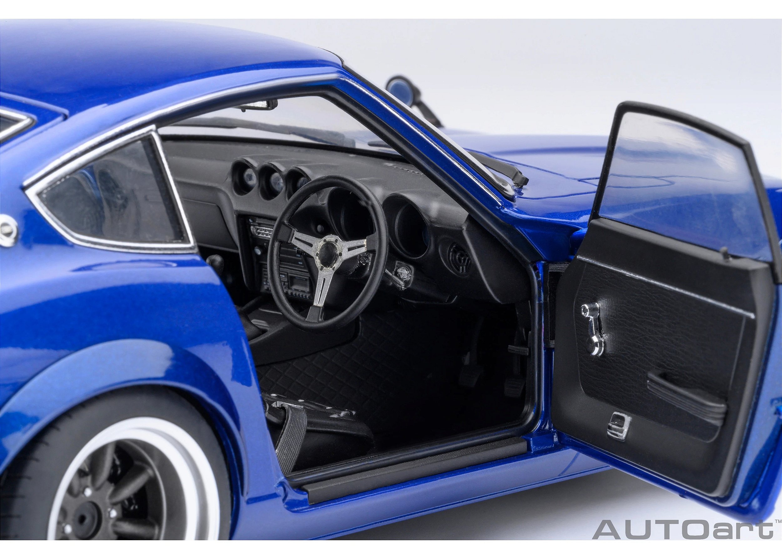 Nissan Fairlady Z Wangan Midnight AKUMA no Z 1:18 Autoart Azul