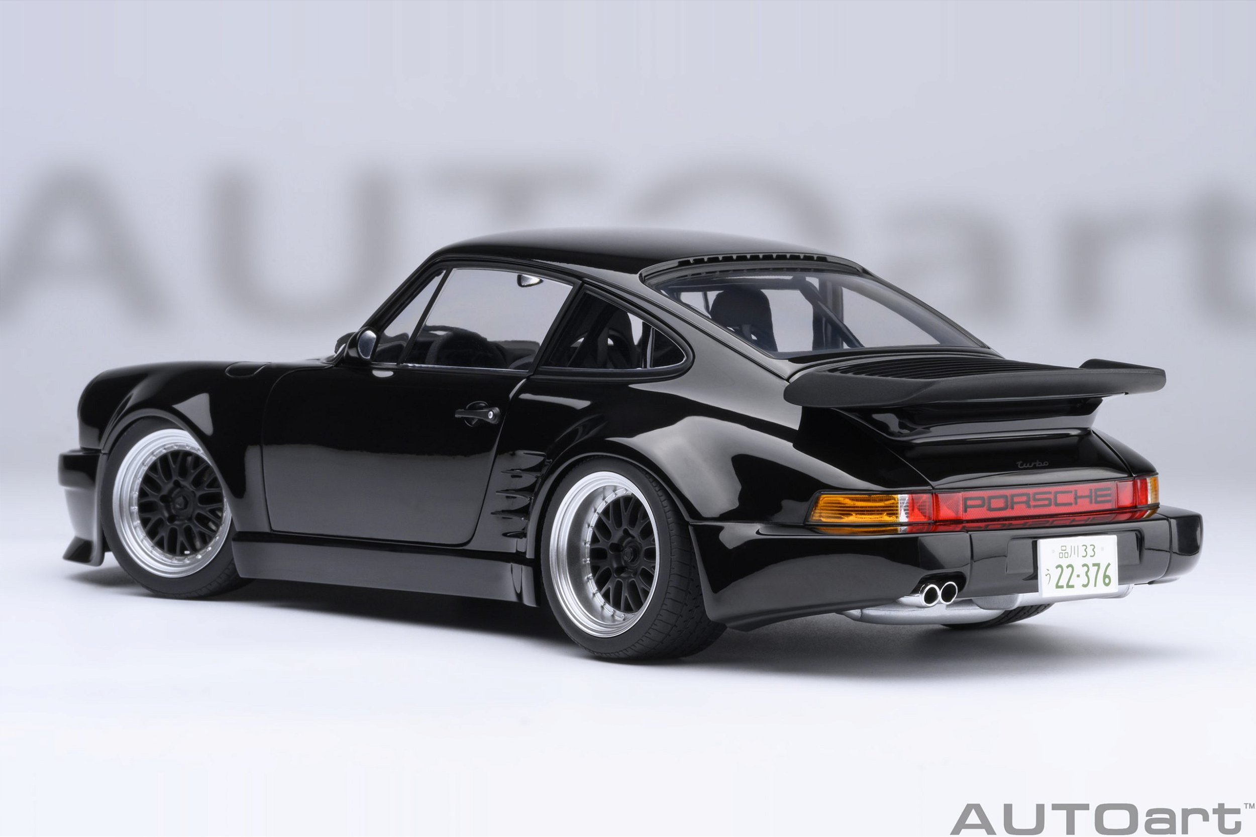 ポルシェ 911 930 ターボ ウイング　Porsche turbo Porsche 911 930 Turbo Wangan Midnight Blackbird 1:18 Autoart Preto