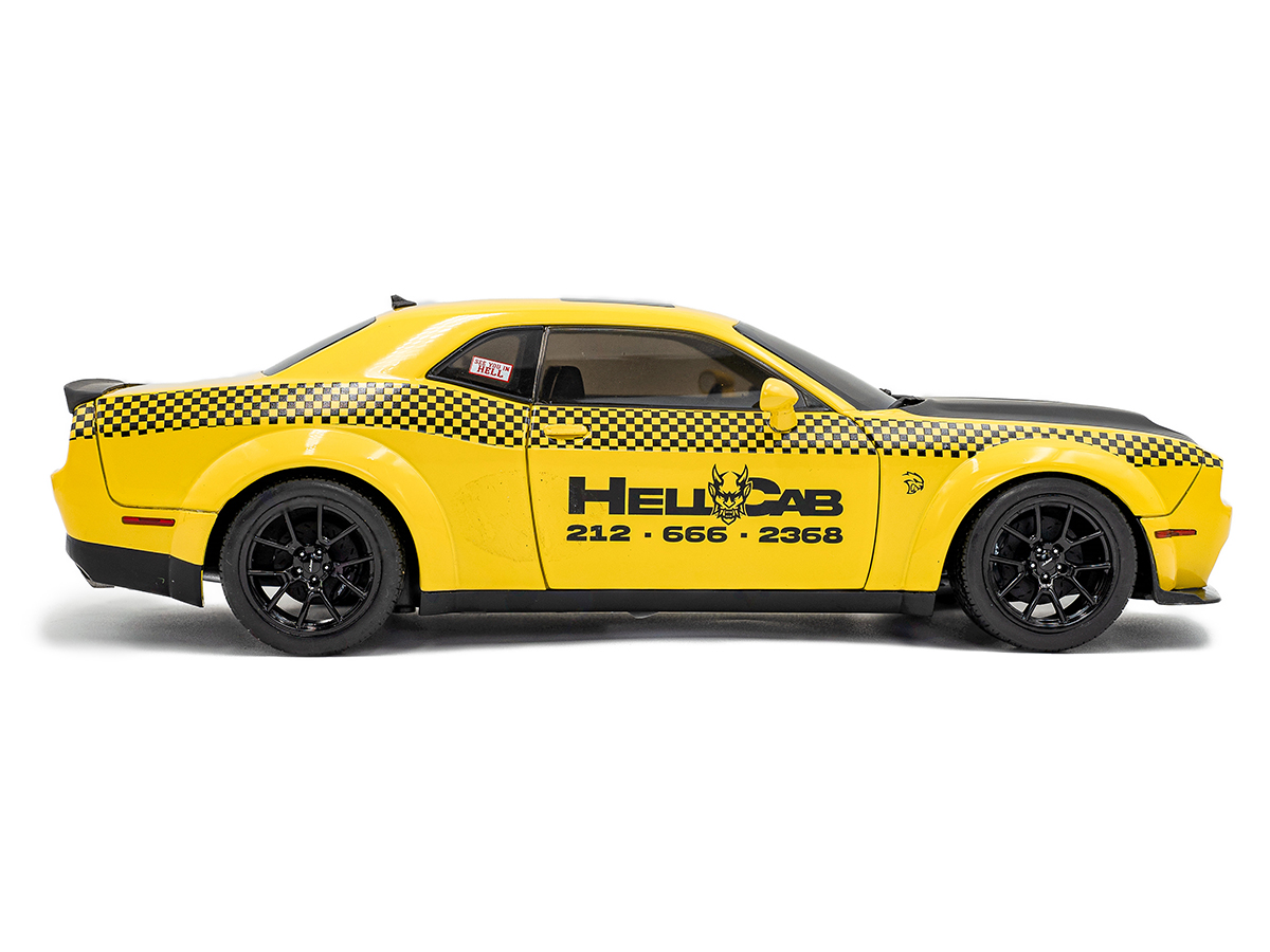 Dodge Challenger SRT Hellcat Redeye Widebody NYC Hellcab 2023 1:18