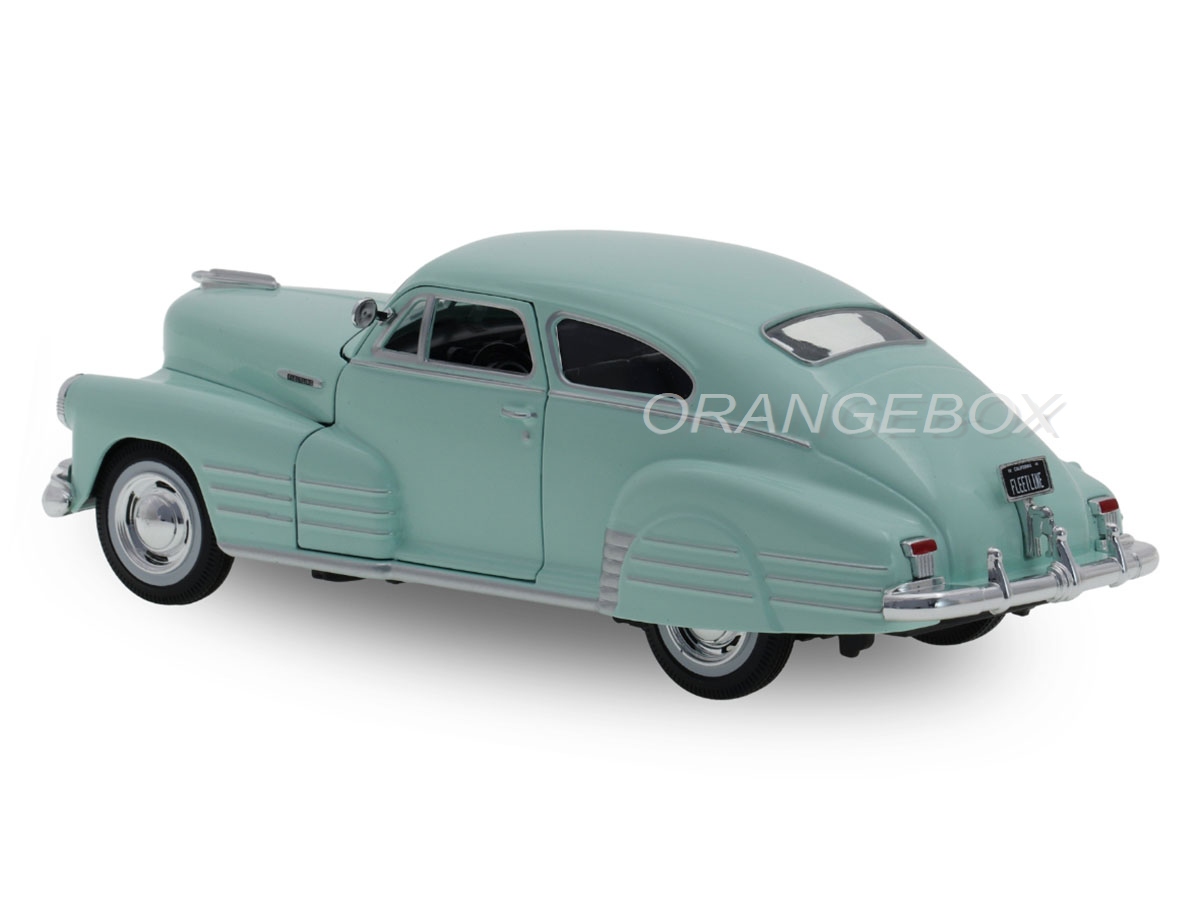 Chevrolet Fleetline Aerosedan 1948 1:25 Maisto Verde - 20 anos