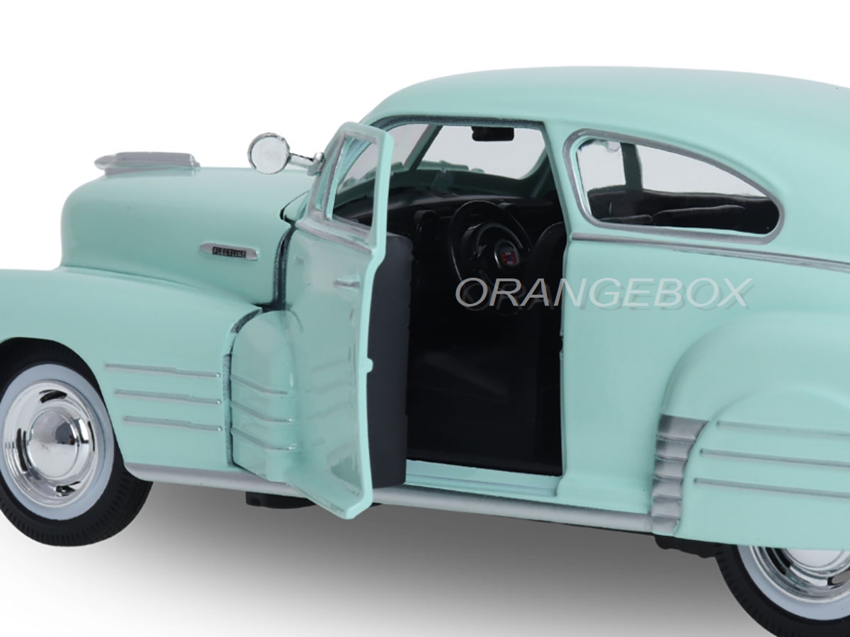 Chevrolet Fleetline Aerosedan 1948 1:25 Maisto Verde - 20 anos