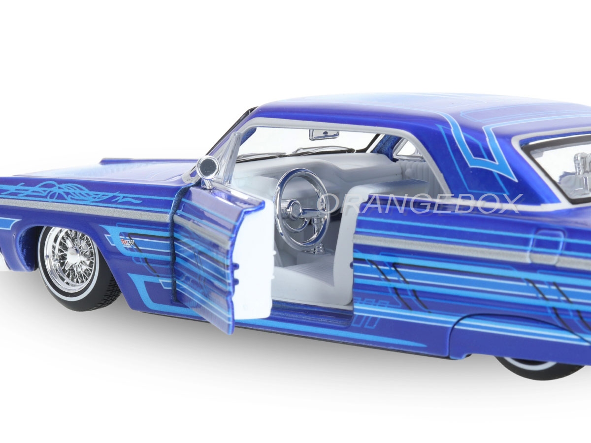 Chevrolet Impala SS 1964 Lowriders 1:26 Maisto Azul - 20 anos