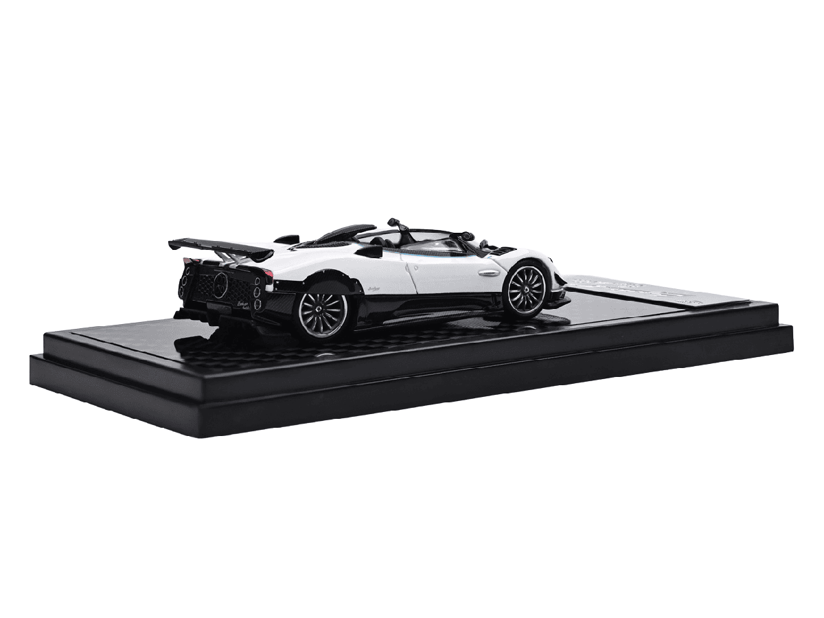 Pagani Zonda HP Barchetta 2017 1:64 LCD Models Branco - 20 anos