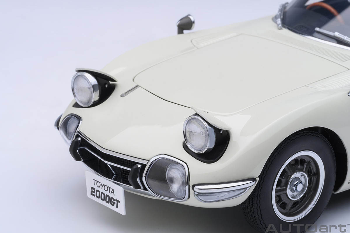 Toyota 2000GT 1967 1:18 Autoart Branco - 20 anos! Loja on-line de