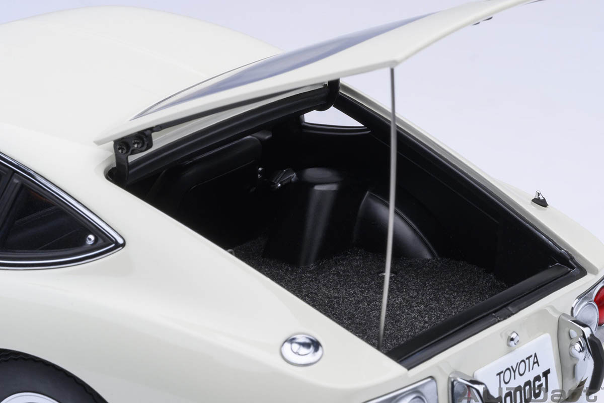 Toyota 2000GT 1967 1:18 Autoart Branco - 20 anos! Loja on-line de