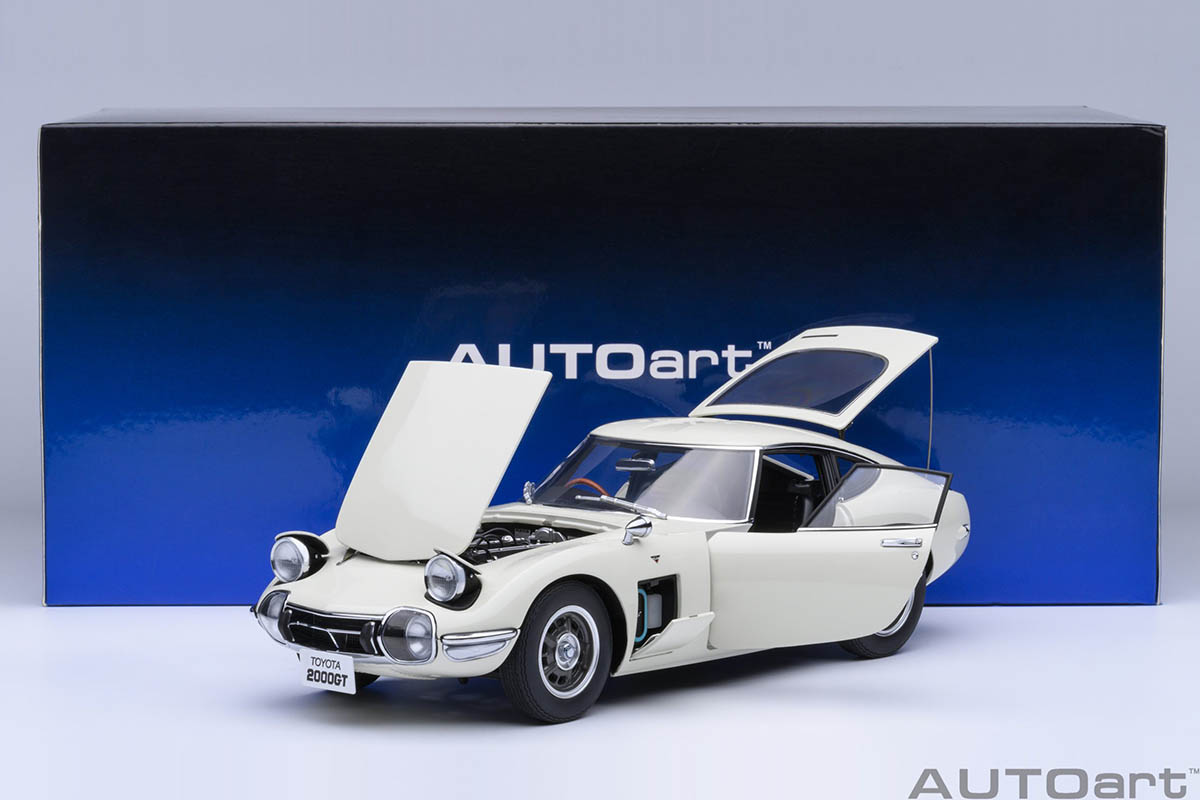 Toyota 2000GT 1967 1:18 Autoart Branco - 20 anos! Loja on-line de