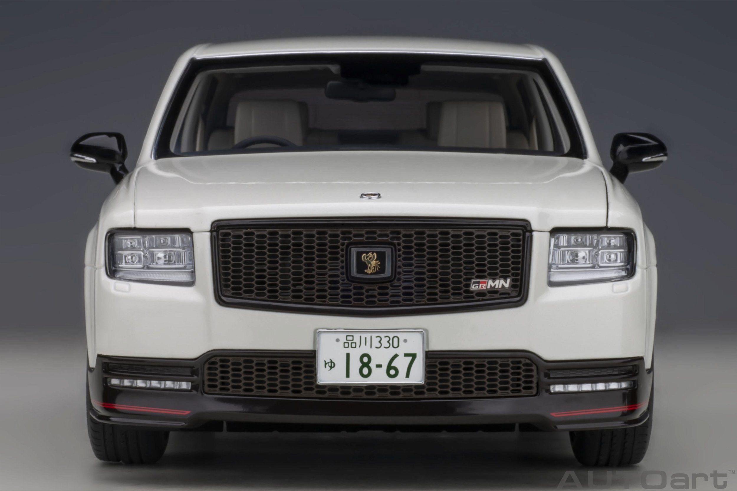 Toyota Century GRMN 1:18 Autoart Branco - 20 anos! Loja on-line de