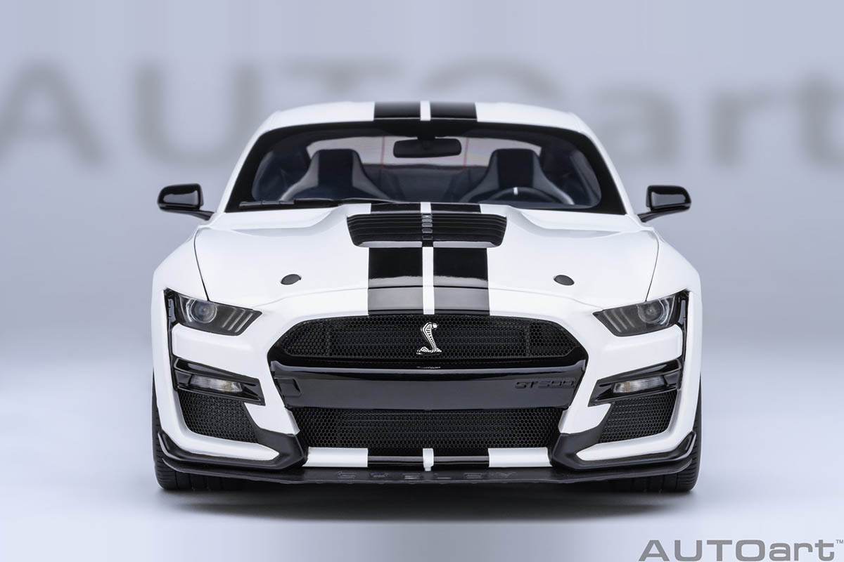 Shelby AUTOart GT500 スケール 1/18 ミニカー