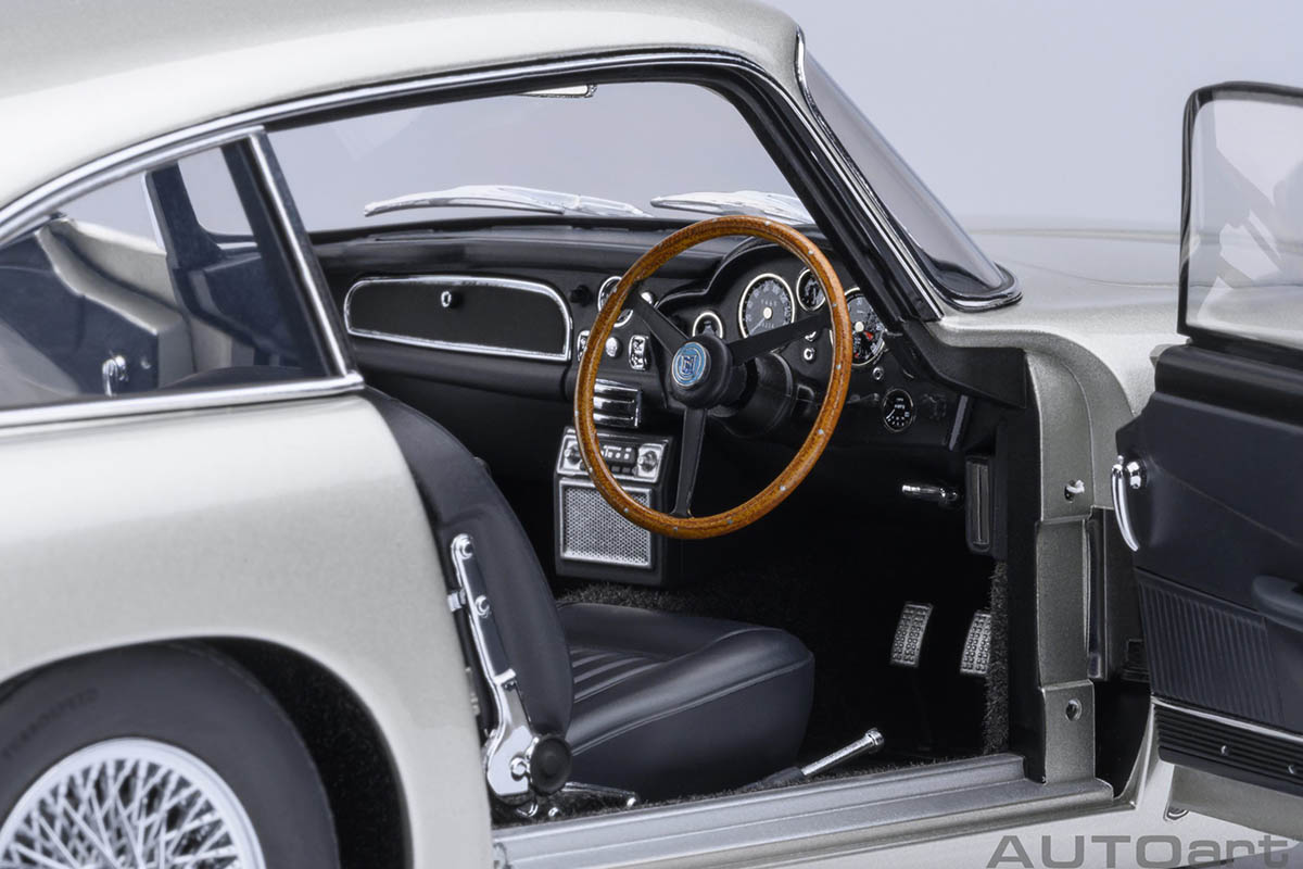 PRÉ-VENDA *** Aston Martin DB5 1964 1:18 Autoart Prata - 20 anos
