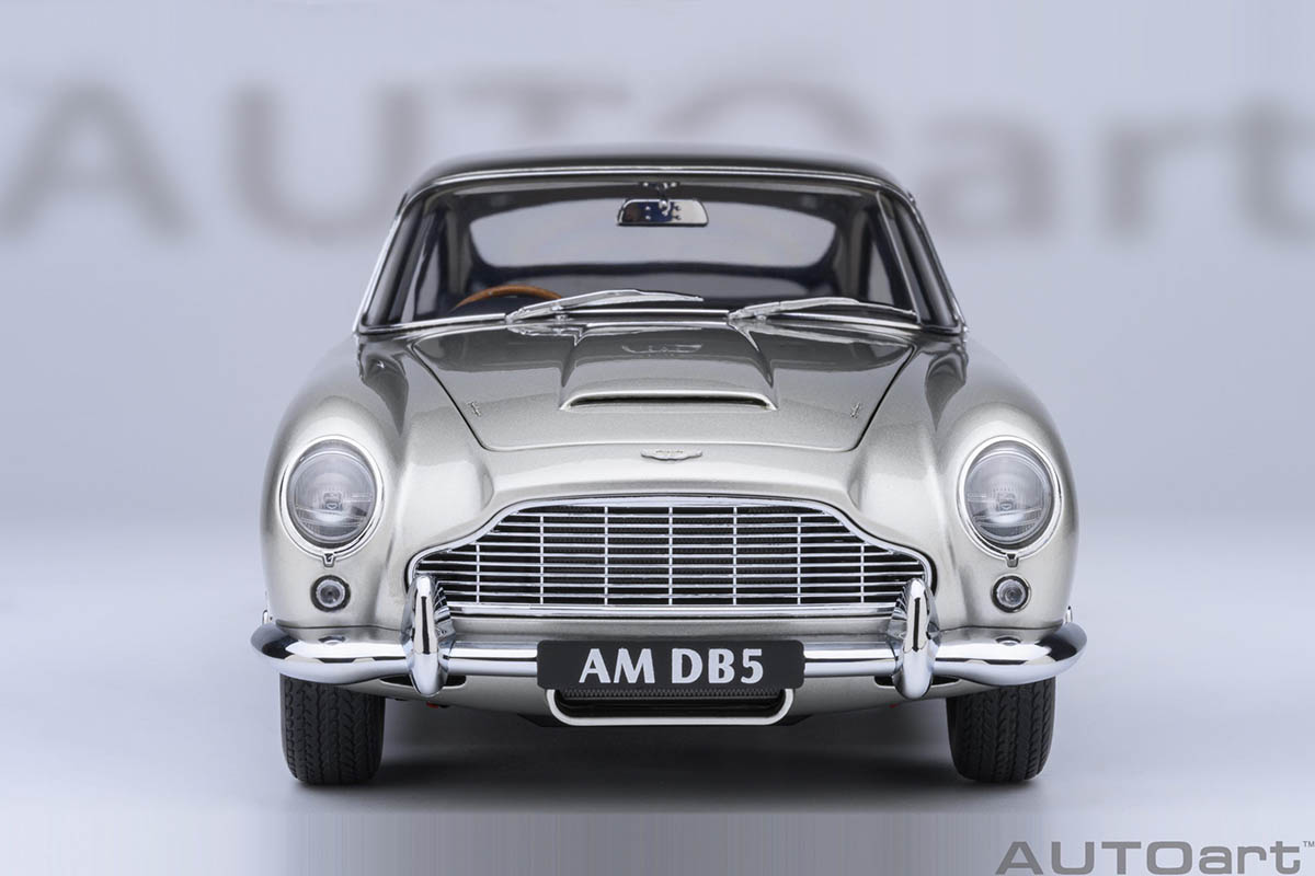 Aston Martin DB5 1964 1:18 Autoart Prata - 20 anos! Loja on-line