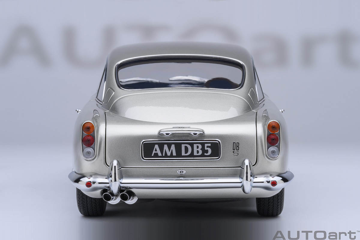 Aston Martin DB5 1964 1:18 Autoart Prata - 20 anos! Loja on-line