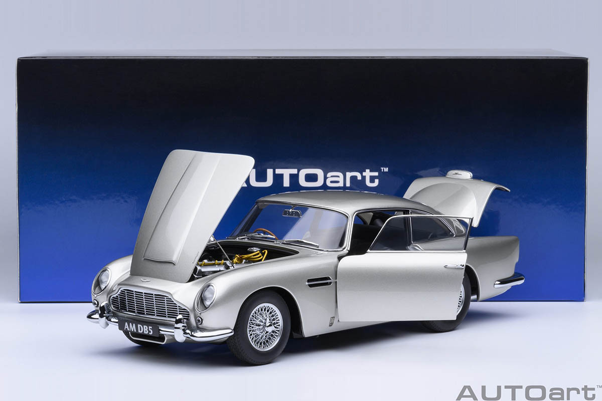 Aston Martin DB5 1964 1:18 Autoart Prata - 20 anos! Loja on-line