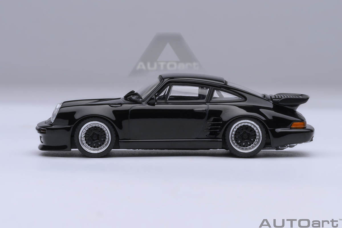 Porsche 911 (930) Turbo Wangan Midnight Blackbird 1:64 Autoart