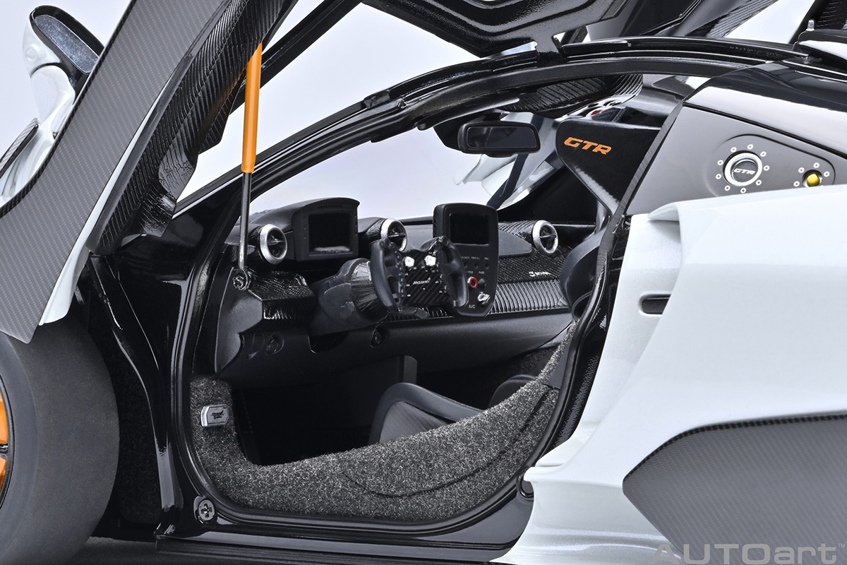 Mclaren Senna GTR 1:18 Autoart Branco - 20 anos! Loja on-line de