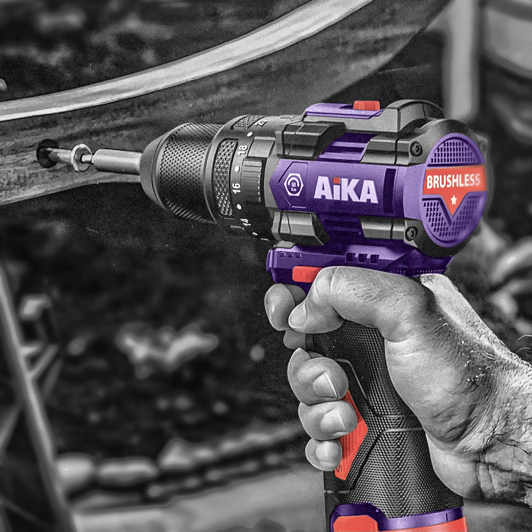 Parafusadeira E Furadeira 3/8 10mm 16v Aika 2 Baterias 2.0ah - suzer