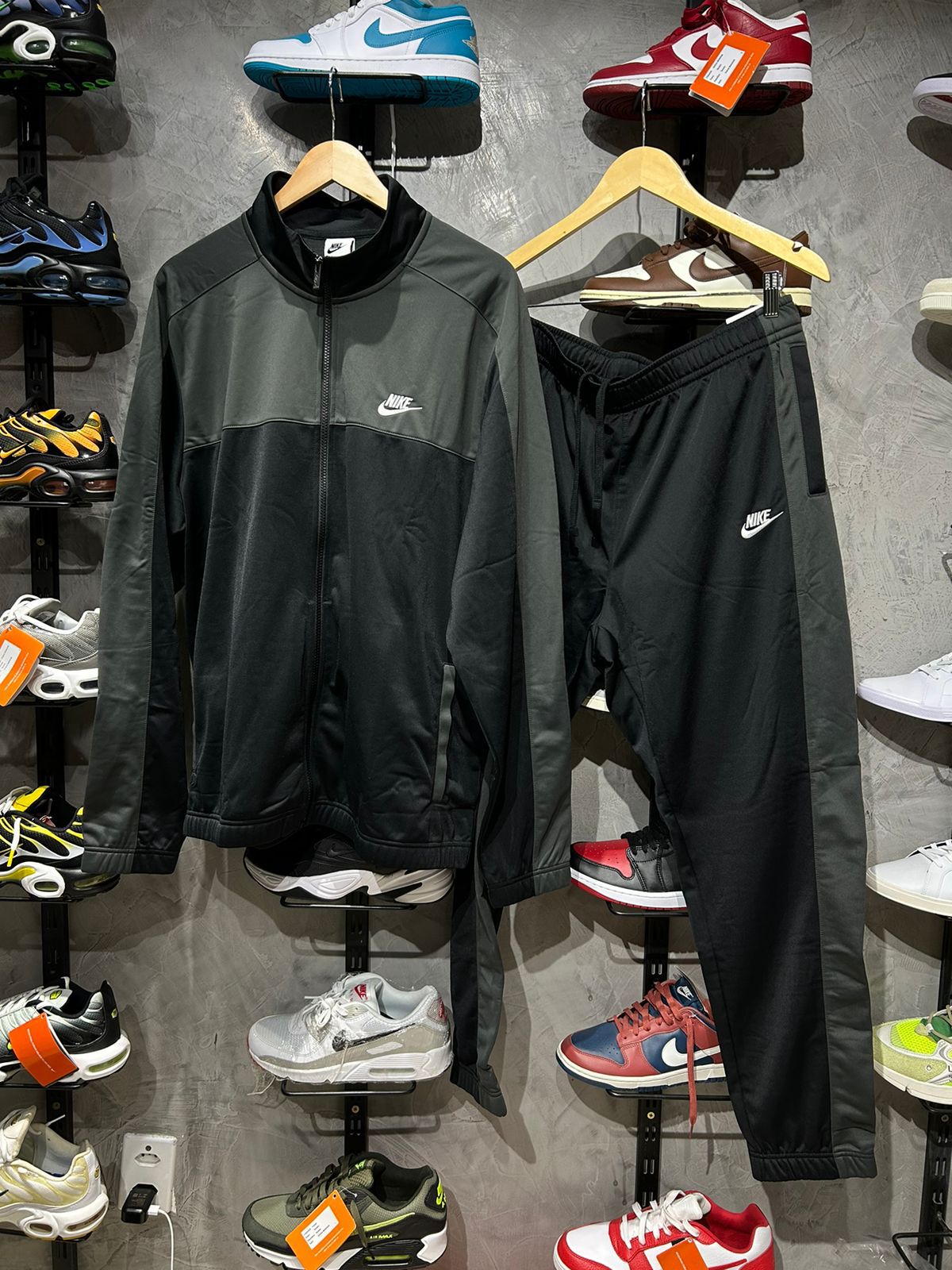 Conjunto Nike Sportswear Pro Preto+Cinza