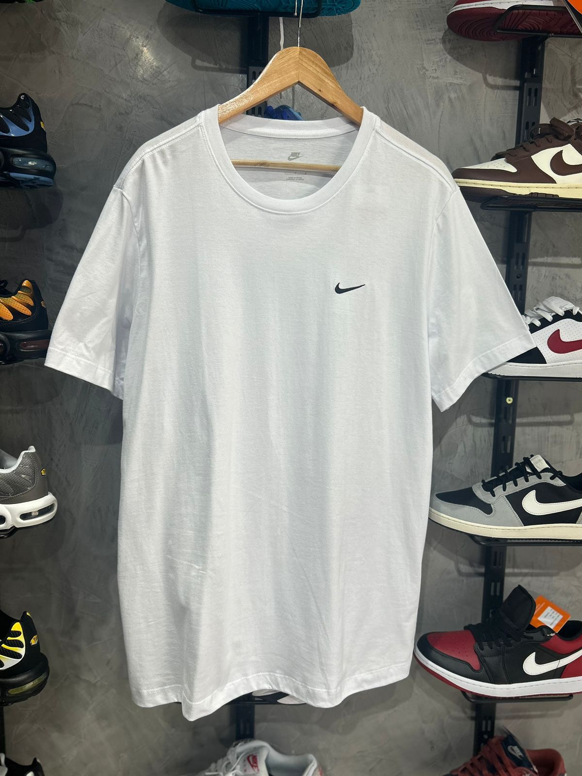 CAMISETA NIKE SPORTSWEAR BRANCA - Loja Vei do tenis- os melhores