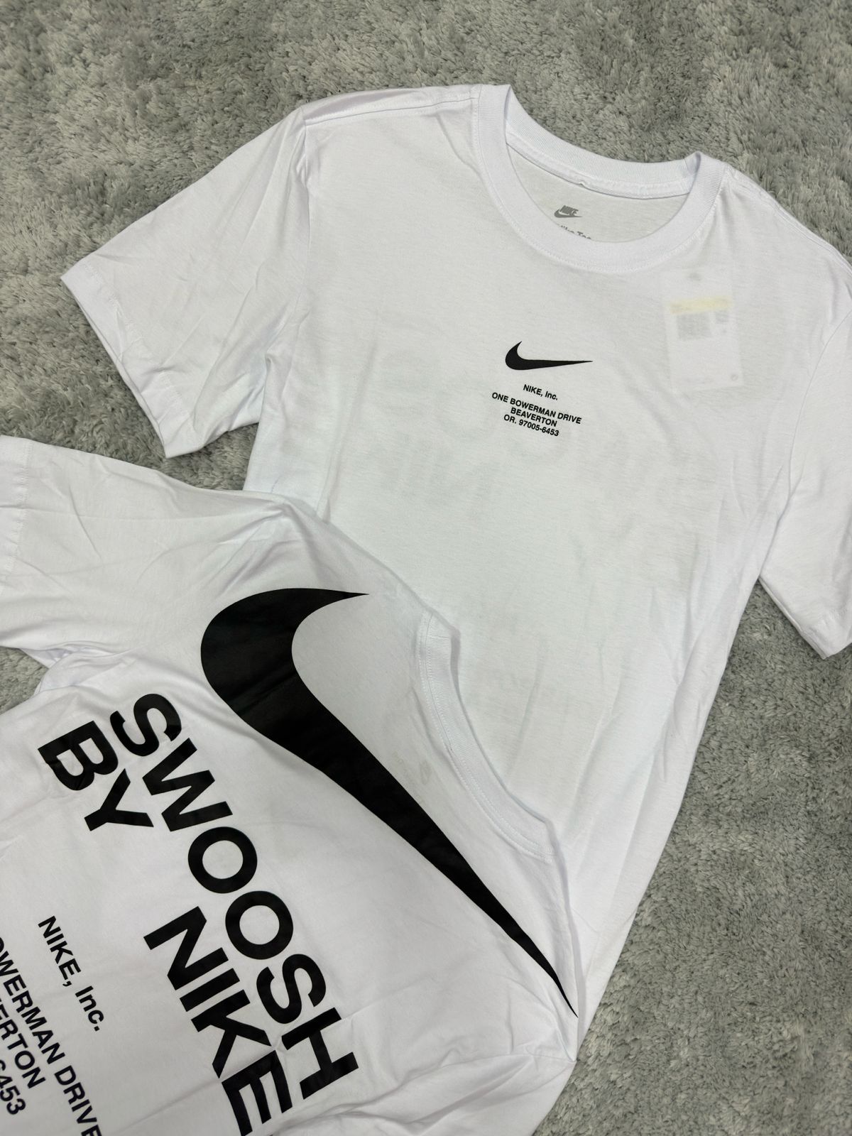 Camiseta Nike Sportswear Big Swoosh Branca