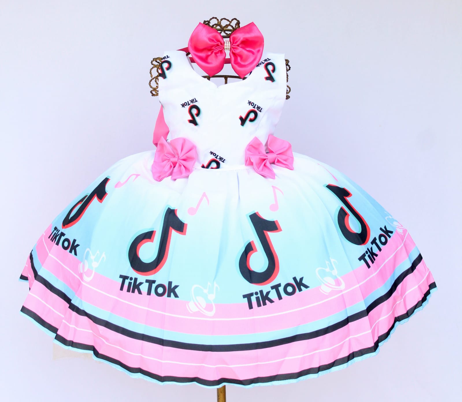 roupas para barbie com meia｜Pesquisa do TikTok