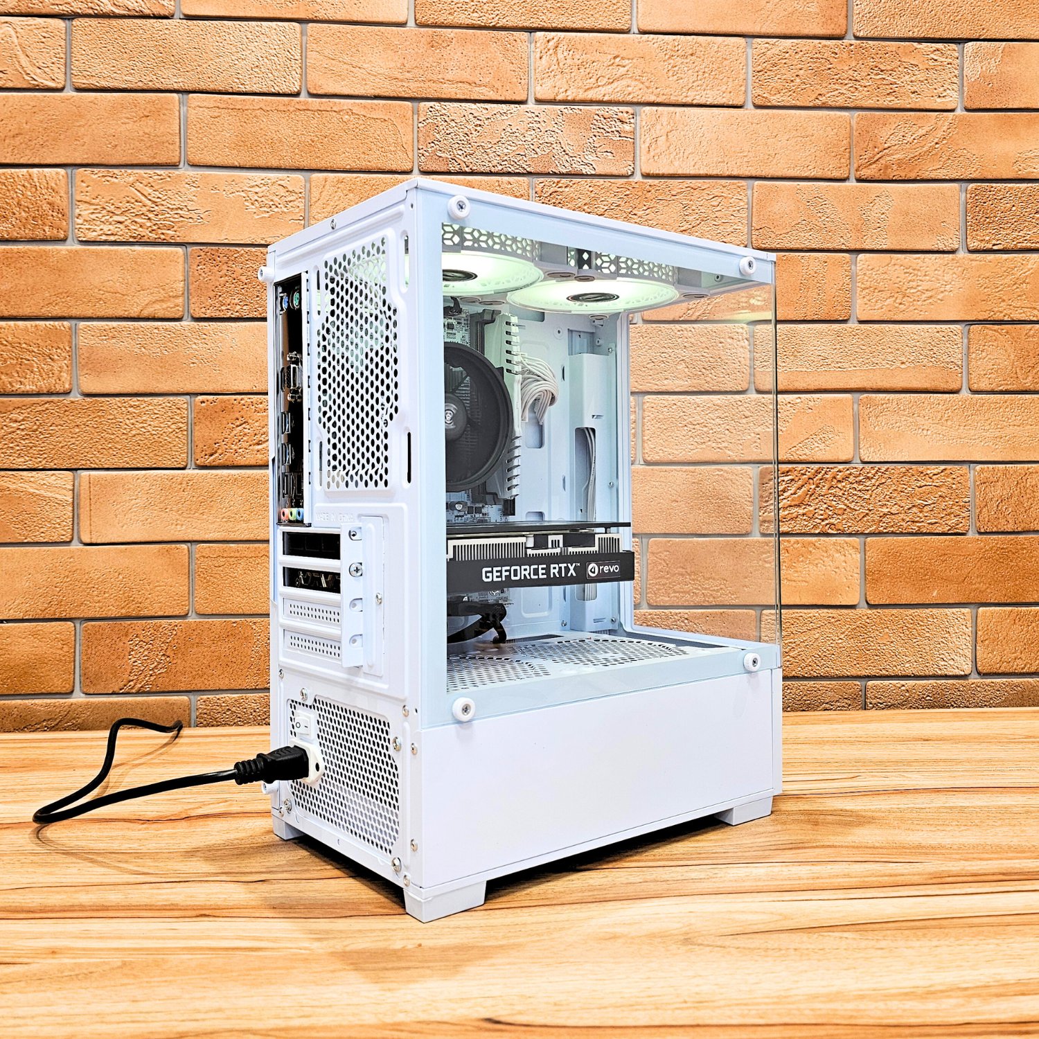 PC Gamer Orbit 4 - GTX 1650 4gb - Ryzen 5 4500 - 16gb RAM - SSD M.2 ...