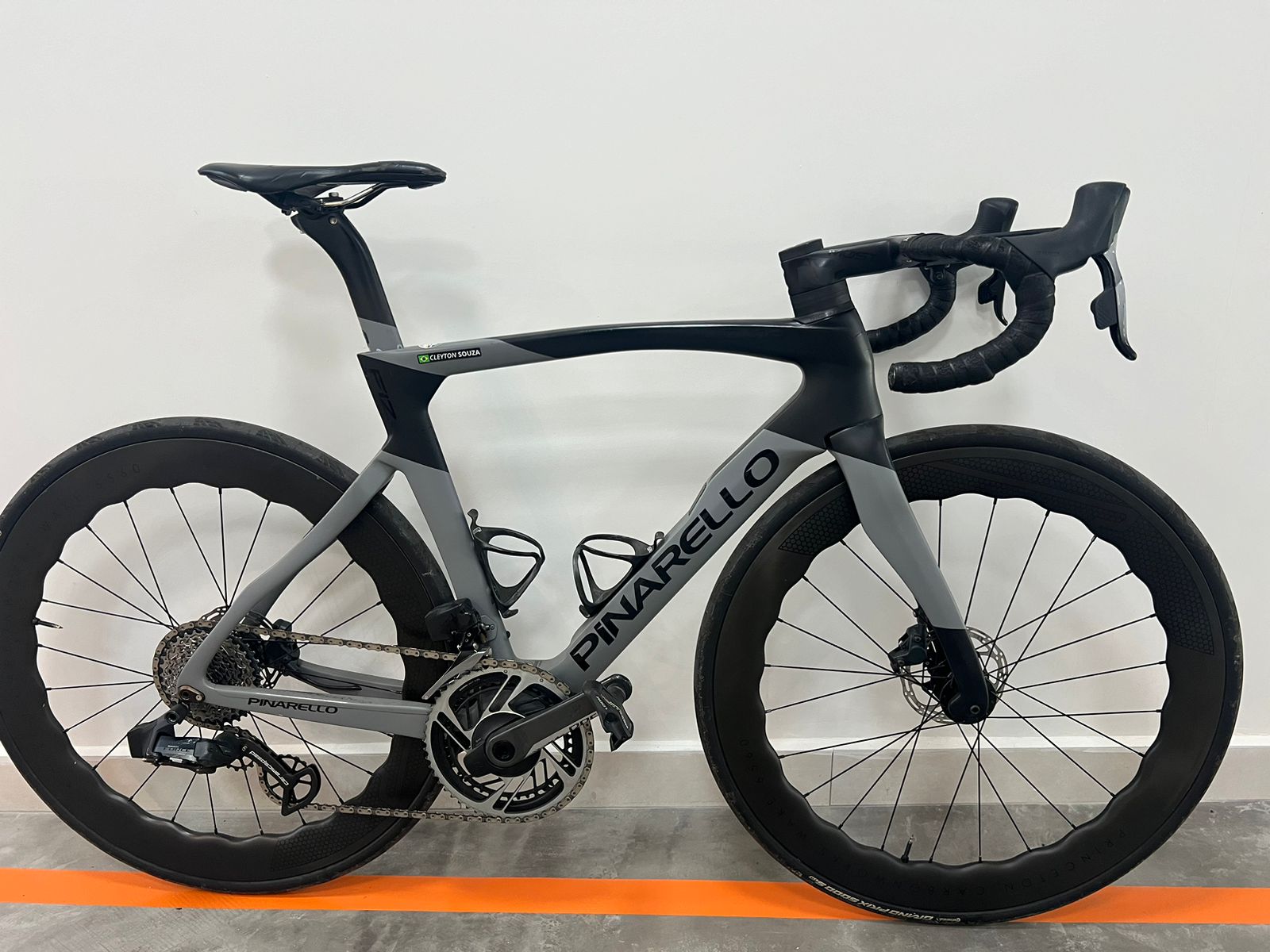 Bicicleta Speed Pinarello F12 Triathlon Acessorios