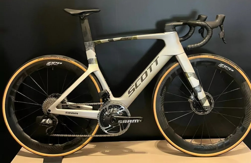 Bicicleta Speed Scott Foil RC Team Triathlon Acessorios