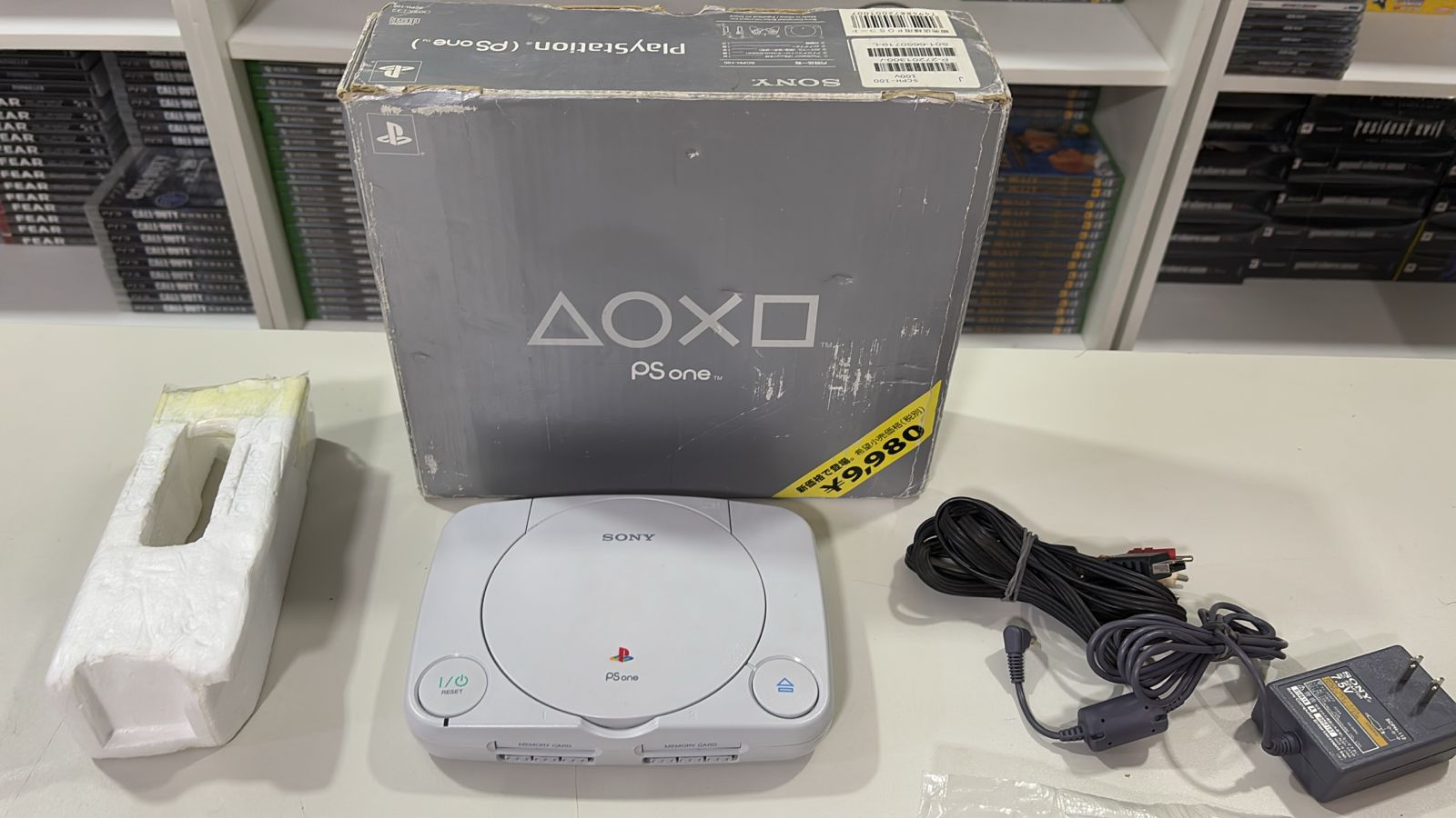 PS one(SCPH-100)本体+ソフト16本 PS one(SCPH-100)本体+ソフト16本 PS one(SCPH-100)本体+ソフト
