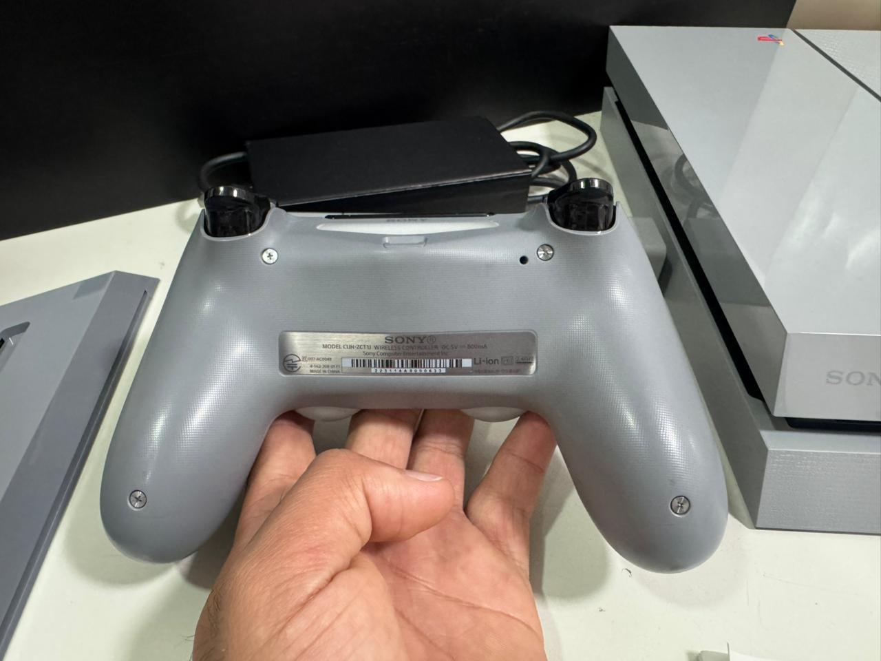 Console Playstation 4 Edição 20 Anos Aniversário Edition - PS4 Fat