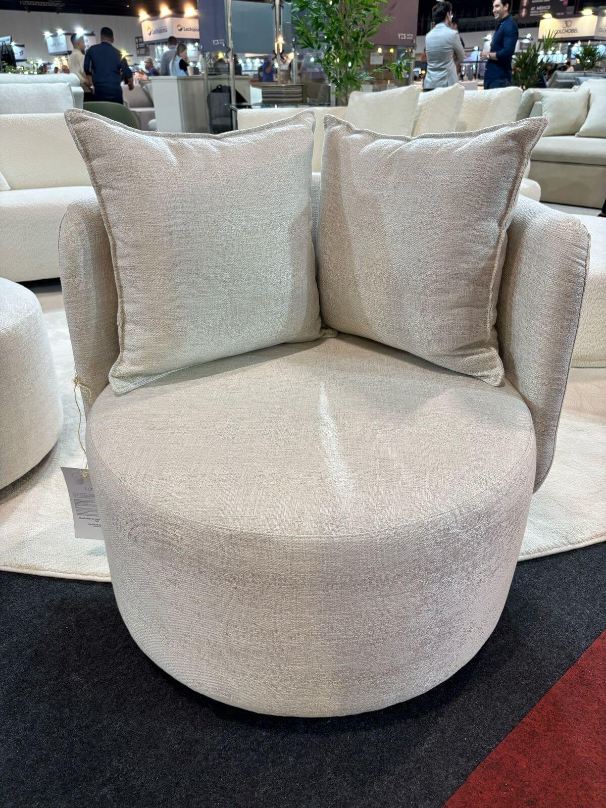 Poltrona Luna Giratória - Lavina Estofados
