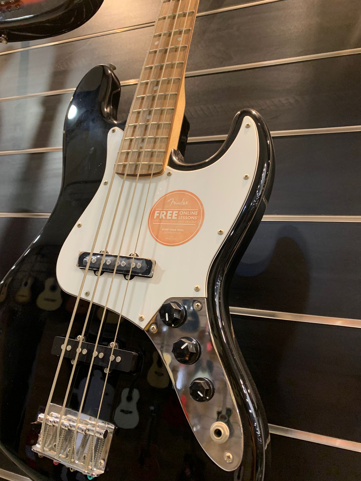 Squier Affinity Jazz Bass 黒 Squier by Fender Affinity Series Active Jazz Bass V (Black