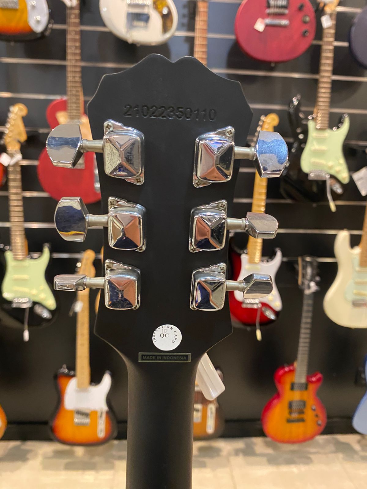 EPIPHONE GUIT LES PAUL SPECIAL VE WORN EBONY (OUTLET) - Home