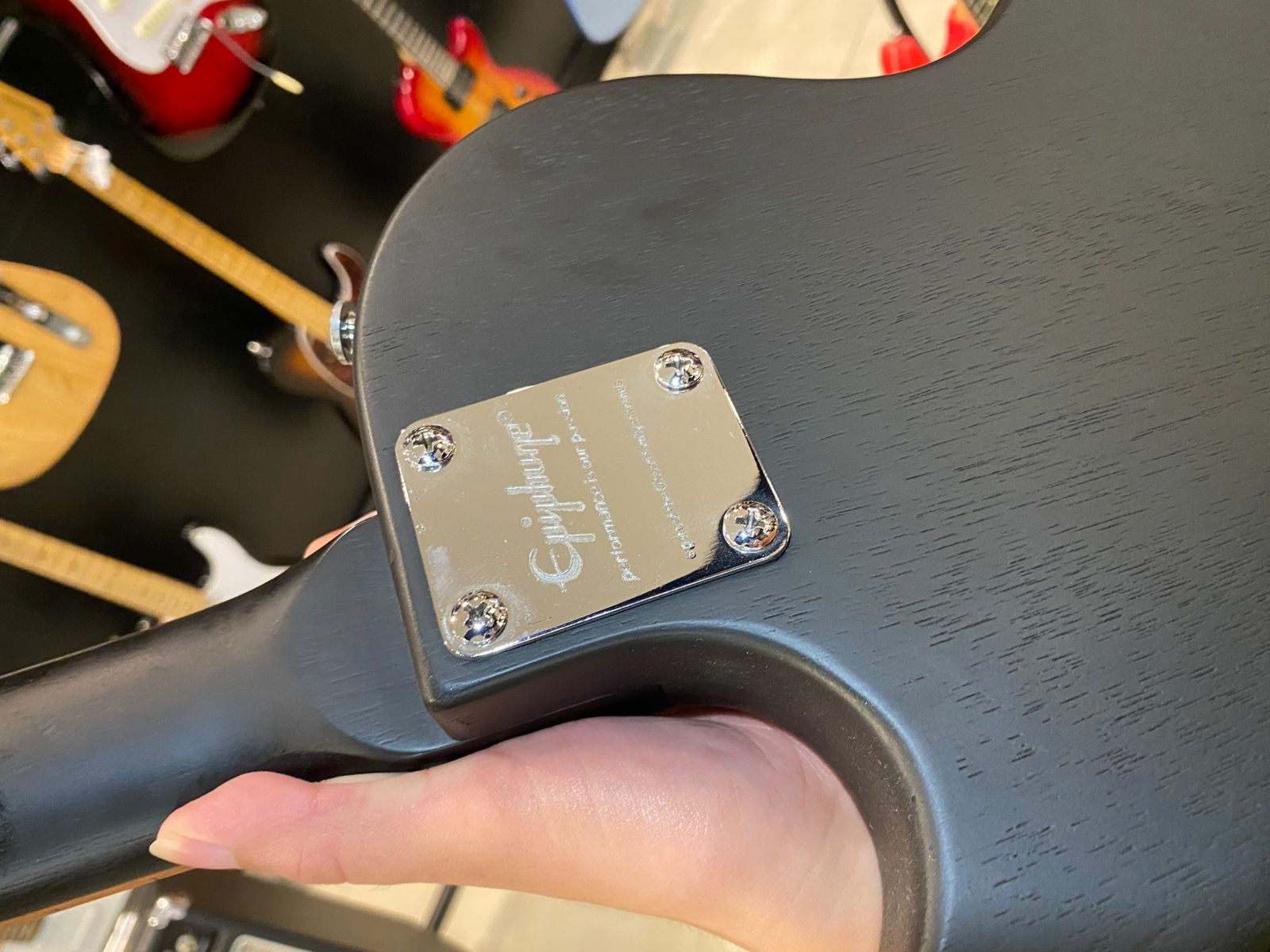 新品同様　エピフォンLes Paul Special VE Worn Ebony EPIPHONE GUIT LES PAUL SPECIAL VE WORN EBONY (OUTLET) - Home