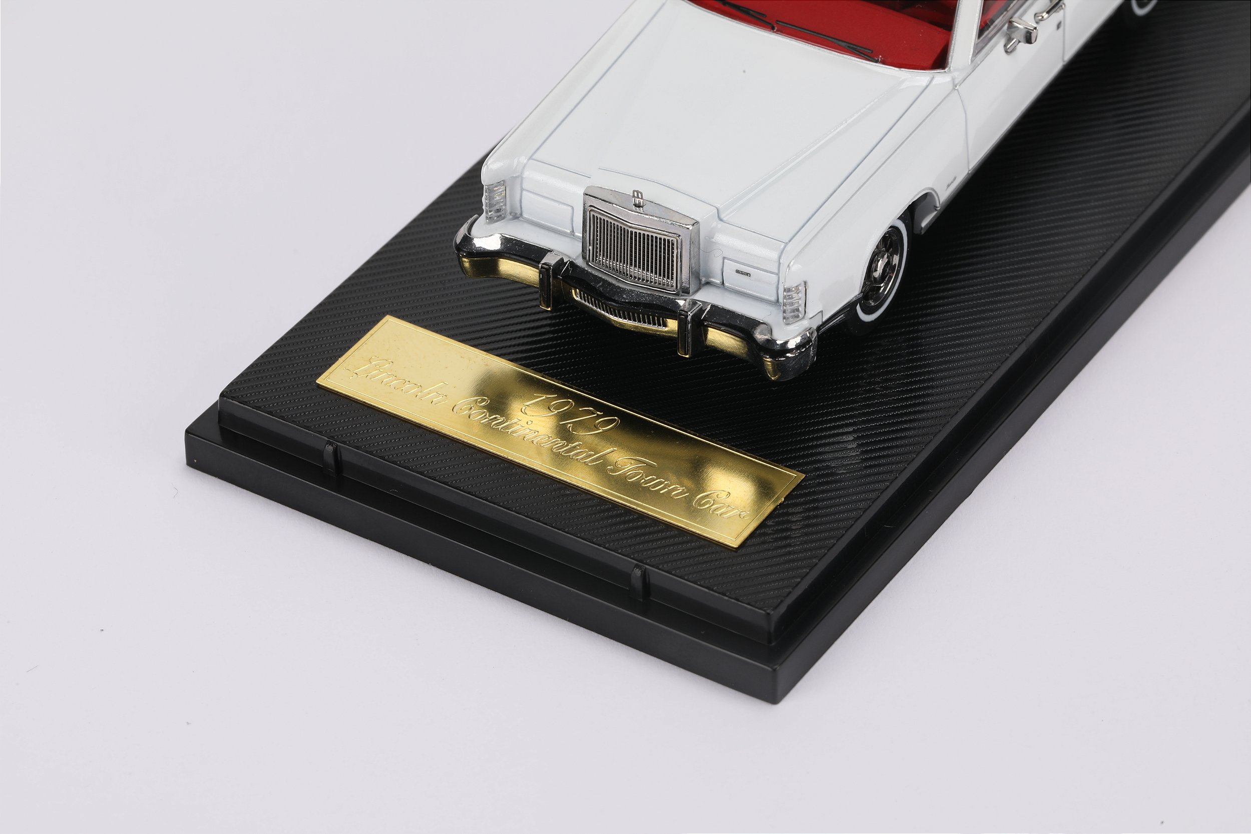 Lincoln Continental Town Car 1979 1:64 Sunstar Branco - Atacado de