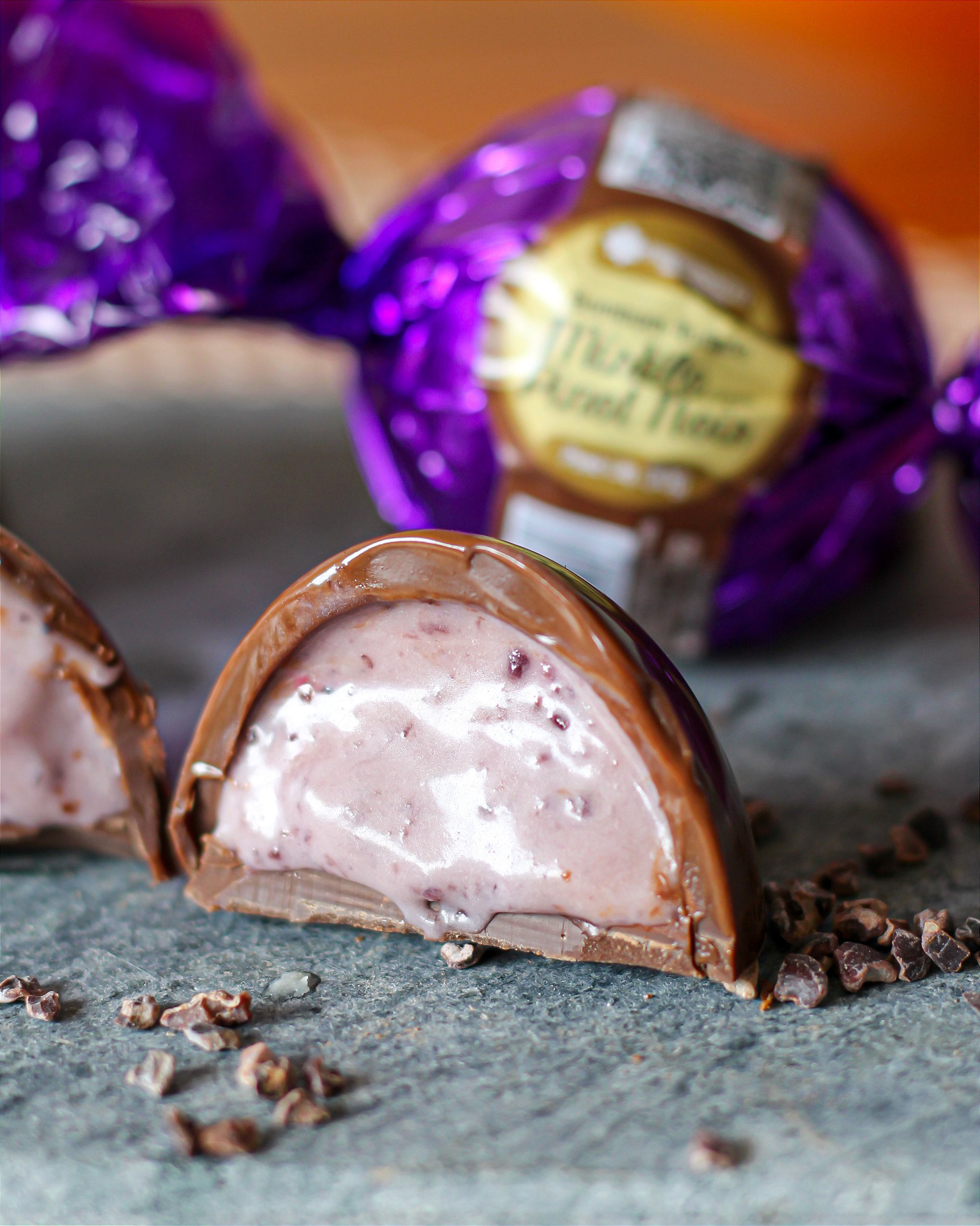 Bombom Trufado Mirtilo com Pinot Noir 30g - Ferronatto Chocolates