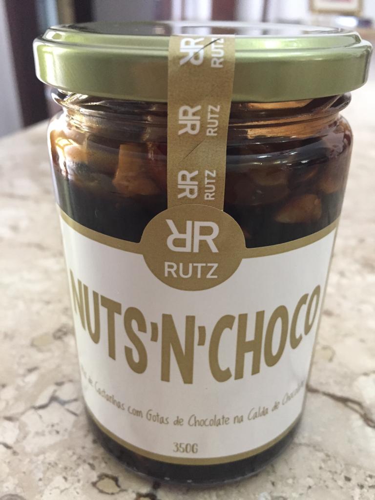 Nuts de Mix de Castanhas com Calda de Chocolate