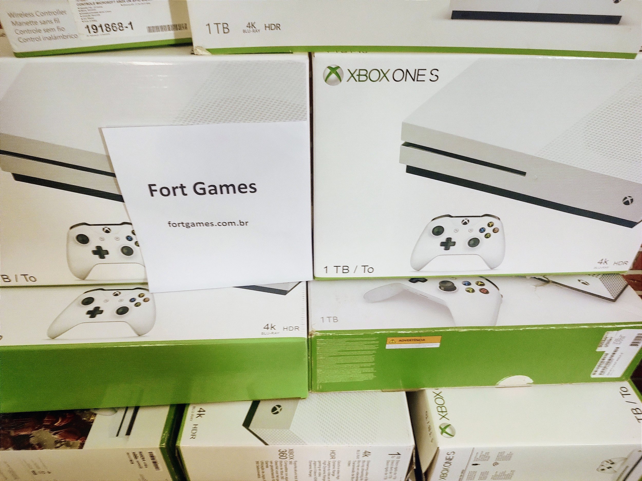 Xbox One S 1tb + Controle Xbox Series S + Jogo